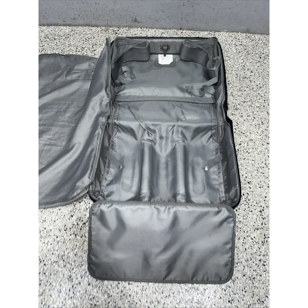 Samsonite Black 2-Wheel Rolling Garment Bag Softshell Luggage 21